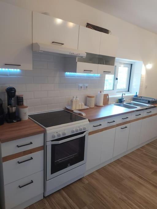 Houlia Home Διαμέρισμα Με Δωρεάν Χώρο Στάθμευσης Steniaí エクステリア 写真