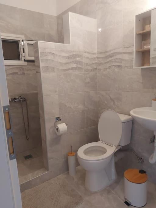 Houlia Home Διαμέρισμα Με Δωρεάν Χώρο Στάθμευσης Steniaí エクステリア 写真