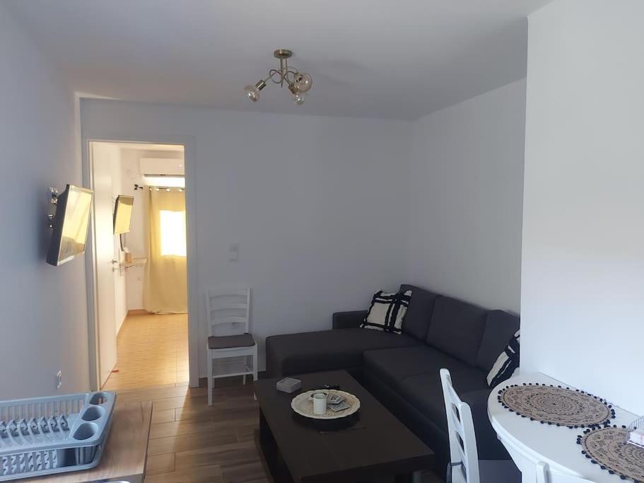 Houlia Home Διαμέρισμα Με Δωρεάν Χώρο Στάθμευσης Steniaí エクステリア 写真