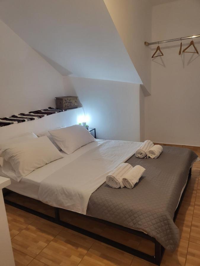Houlia Home Διαμέρισμα Με Δωρεάν Χώρο Στάθμευσης Steniaí エクステリア 写真