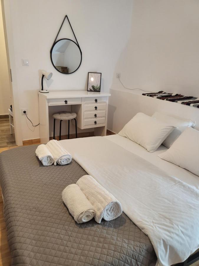 Houlia Home Διαμέρισμα Με Δωρεάν Χώρο Στάθμευσης Steniaí エクステリア 写真